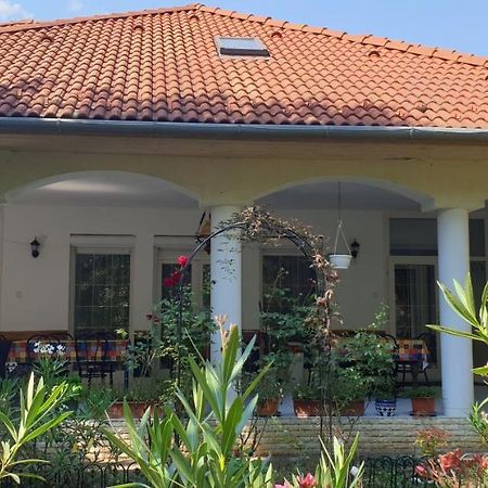 Fertodi Kuria Vendeghaz Hotel Luaran gambar