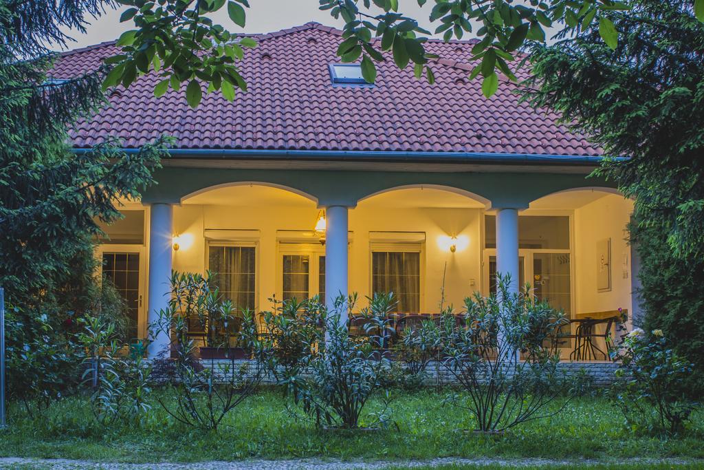 Fertodi Kuria Vendeghaz Hotel Luaran gambar