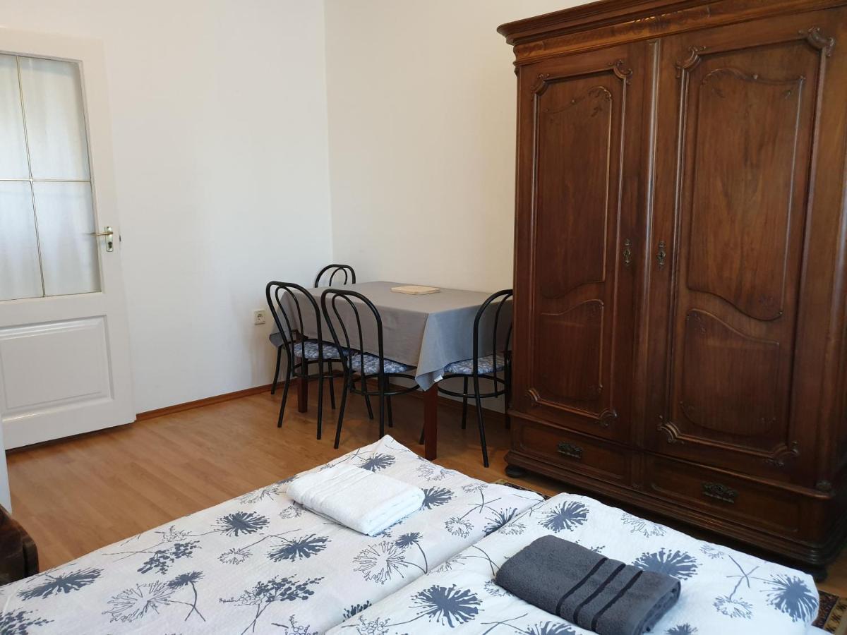 Fertodi Kuria Vendeghaz Hotel Luaran gambar